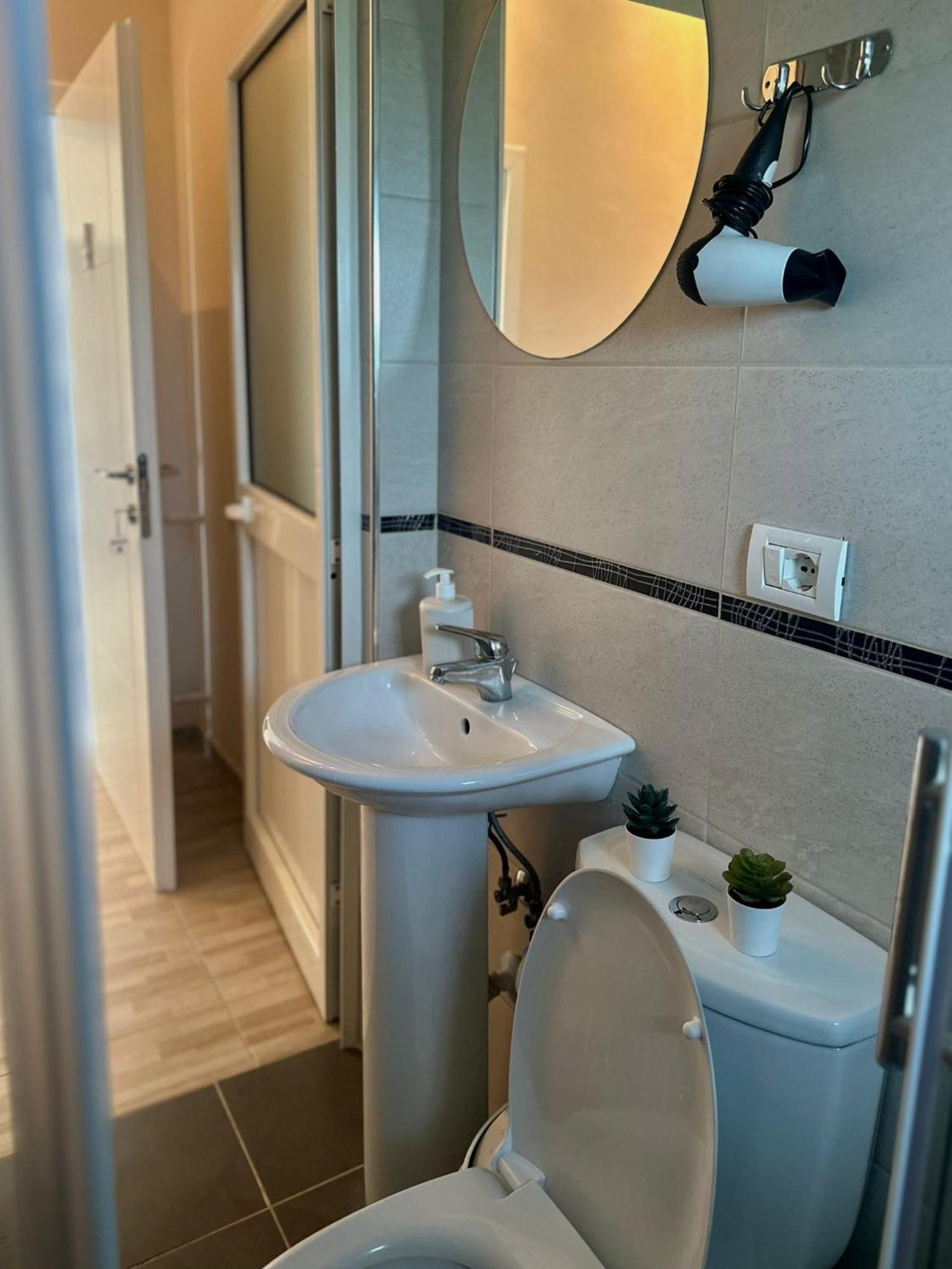 Hotel Villa Ballkan Grilla Kültér fotó